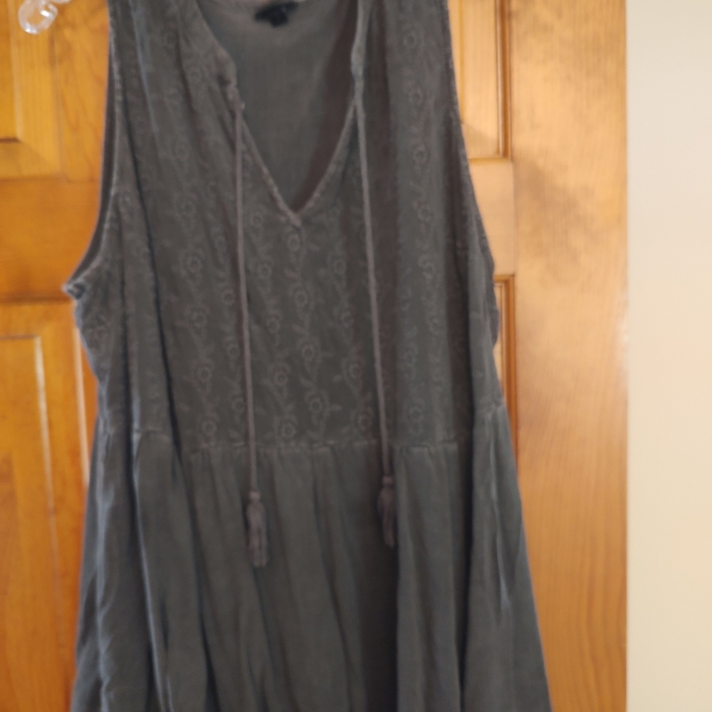 Elegant Gray Sleeveless Dress